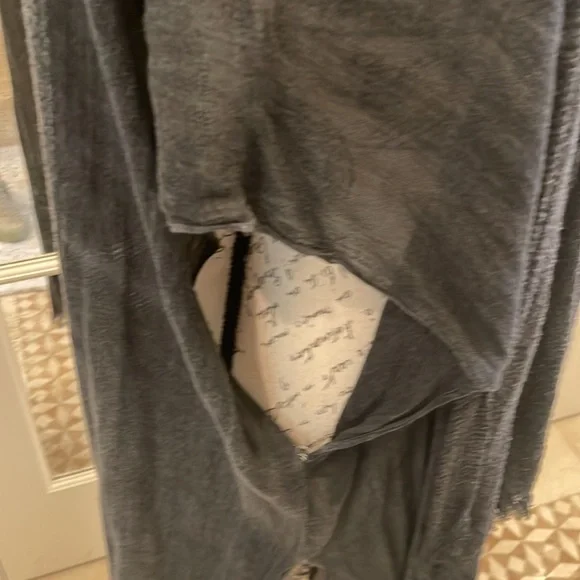 Free People One Size Gray Drapey Wrap/Shawl Drop Sholder Mixed Fabric EU… - Picture 3 of 6